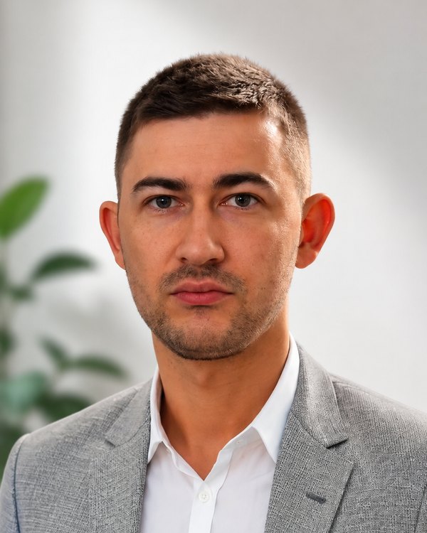 Dr Ryan Little